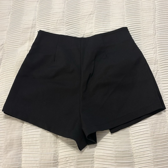 Superdown black shorts - Picture 6 of 9